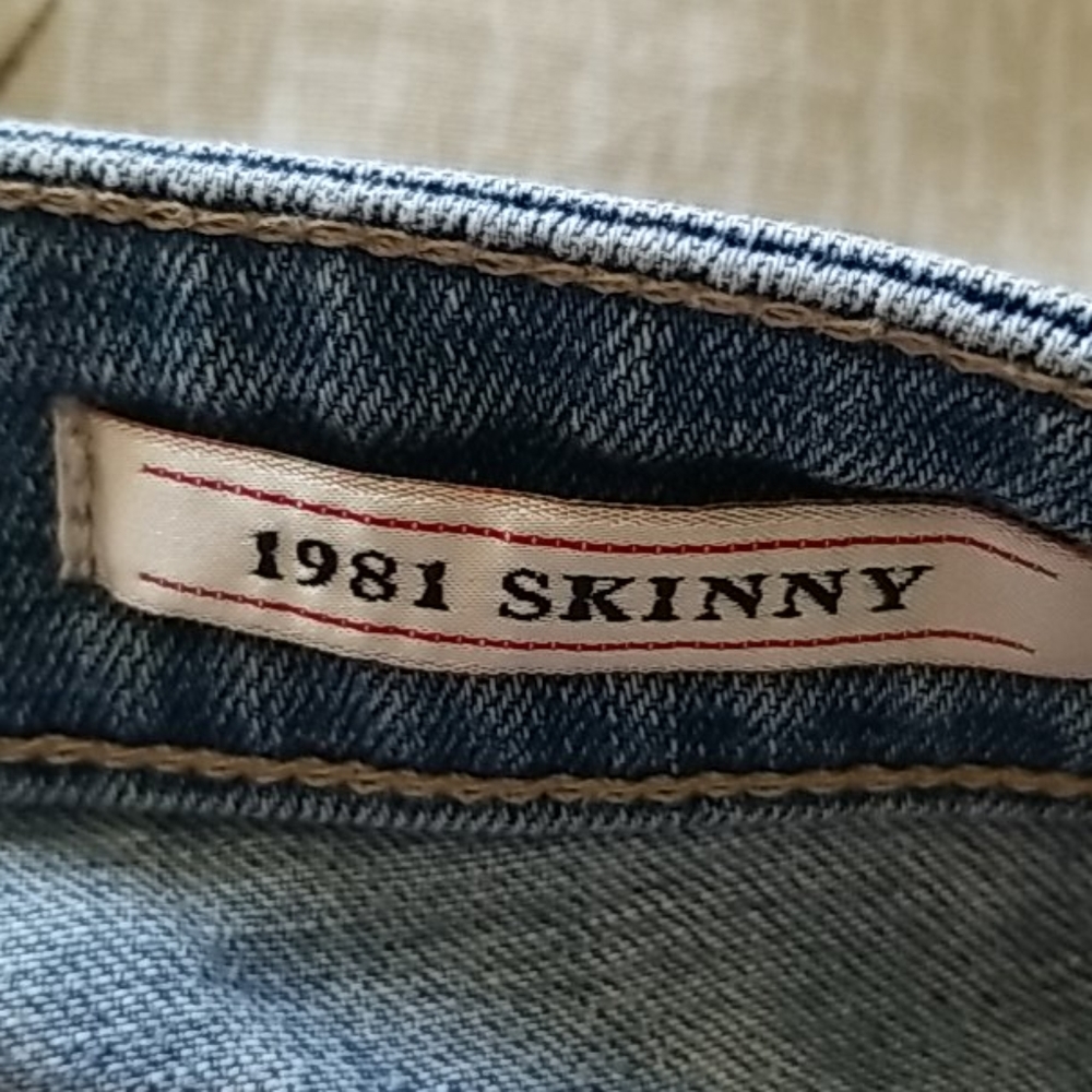 Jean's - Picture 2 of 4